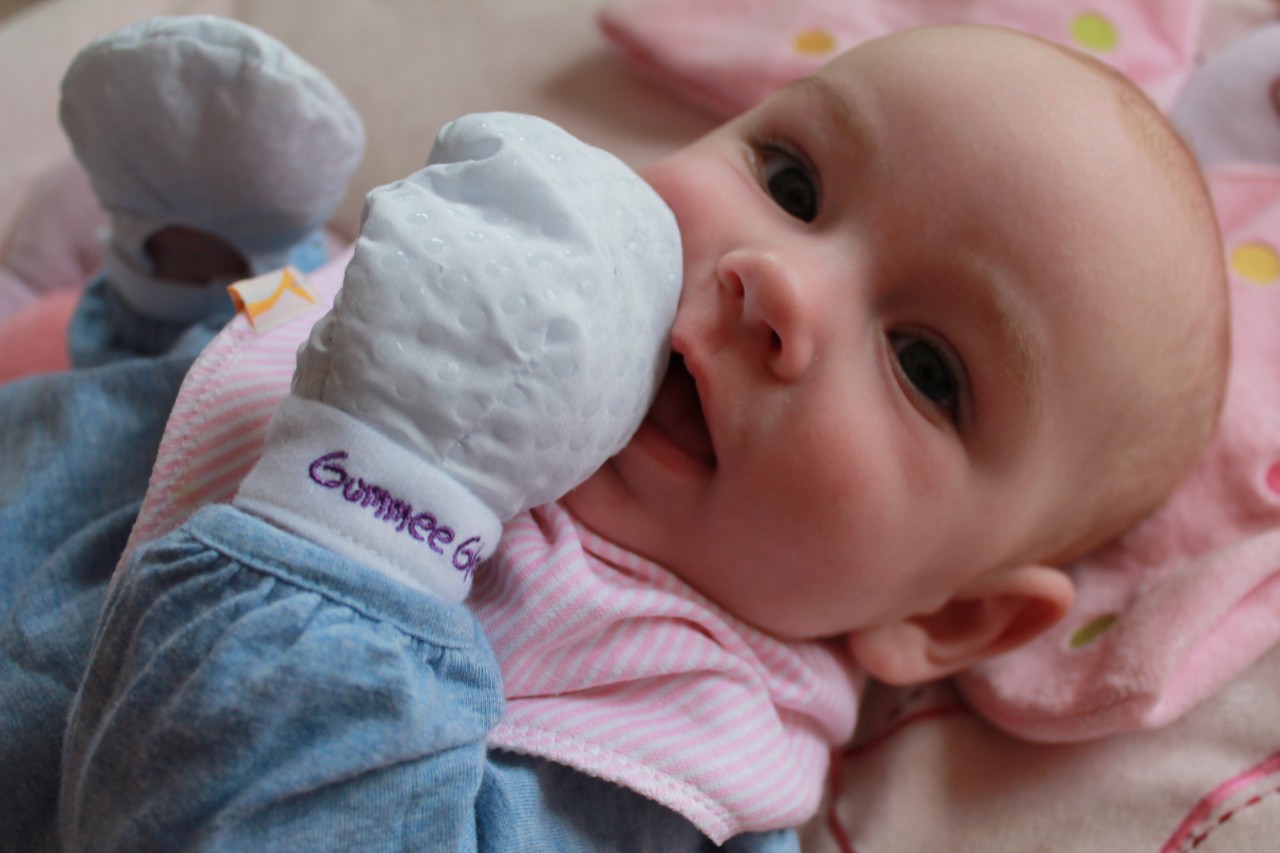 006 Gummee Glove Anti scratch Teething Mittens Review