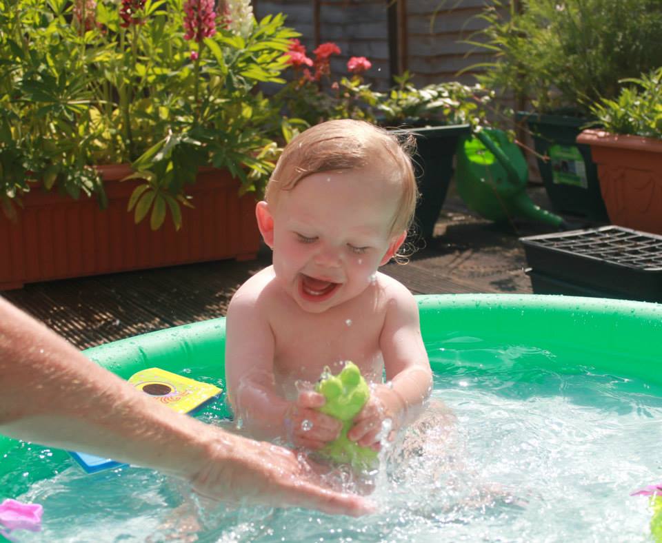 1002103_10151485968427190_658938750_n